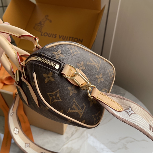 ルイヴィトンバッグ側面デザイン